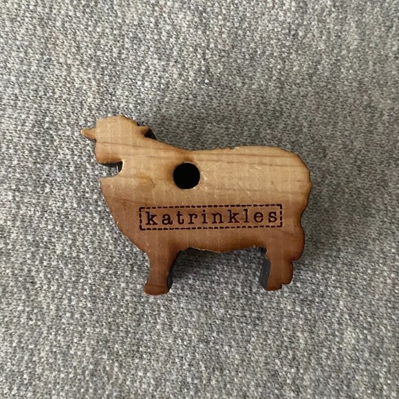 Katrinkles Cedar Sheep Yarn Cutter Knitting Crochet Notion - Picture 1 of 10